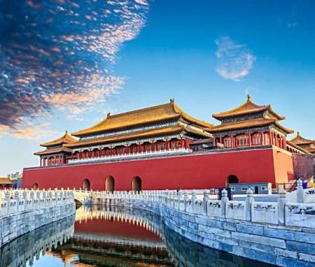 为什么中山陵的顶是蓝色的，武当山宫殿顶是绿色的，而故宫的是黄色的?